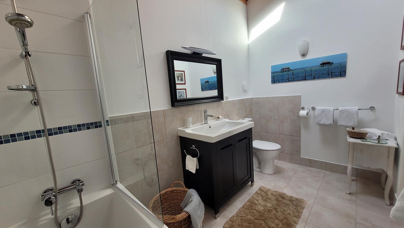 Chambre Mayne Blanc – salle de bain